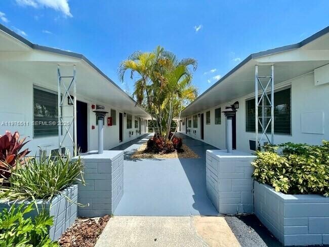 Building Photo - 13035 Emerald Dr Unit 353