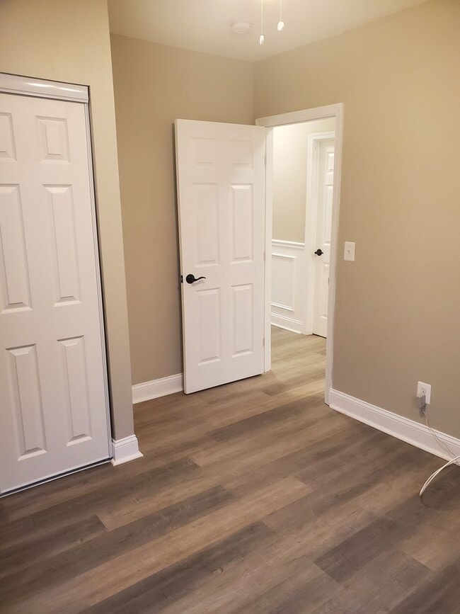 Photo - 17 W Talbott St Unit 1E Available $550 1E