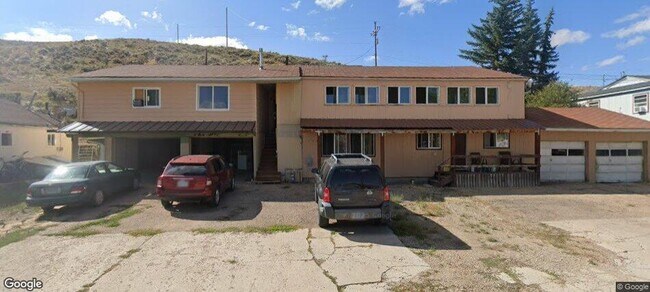 Photo - 119 Paper Collar Row