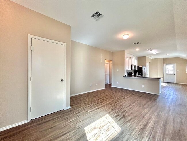 Photo - 124 Bronco Billy Dr