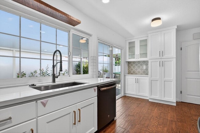 Photo - Sought After Wimbledon Village Home