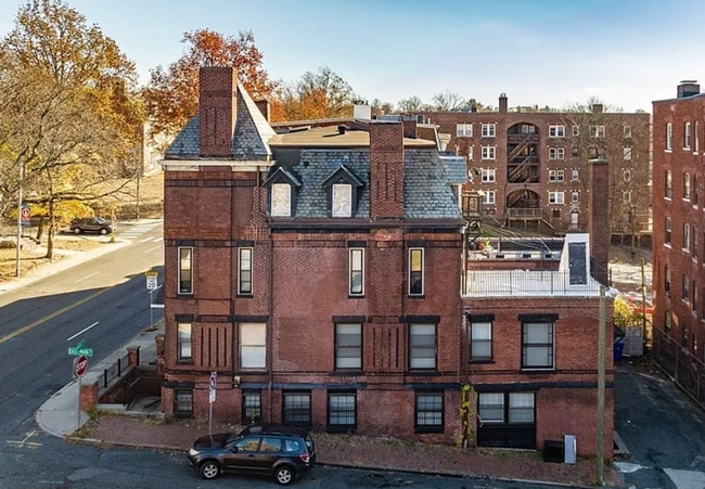 78 Maple St