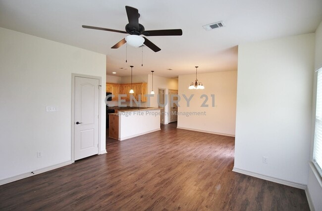 Photo - Well Maintained 2/2/1 Duplex For Rent!