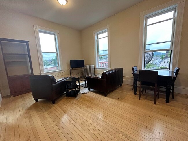 Photo - 101 Main St Unit 17