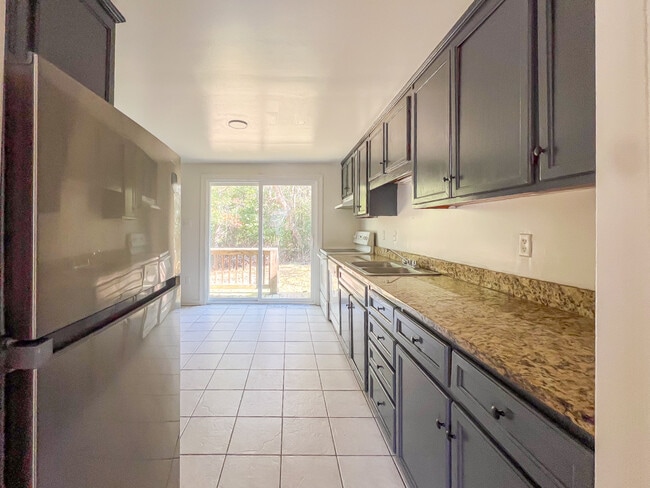 Photo - 39 Fox Hill Dr