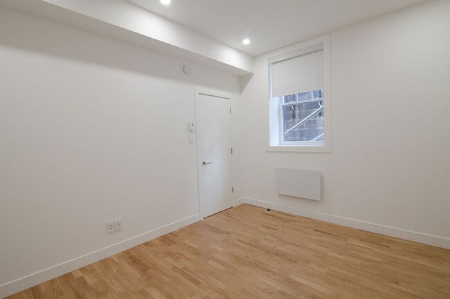 Photo - 2100 Rue du Fort Unit 410