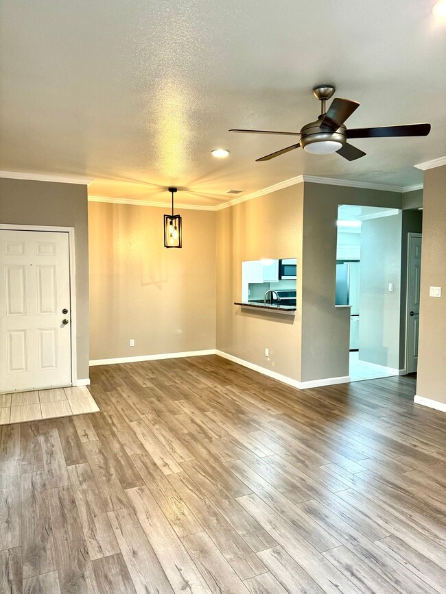 Photo - 11839 Parliament St Unit 624