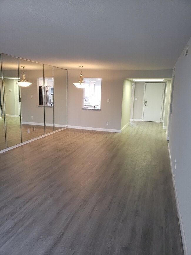 Building Photo - 6 Costa del Sol Dr