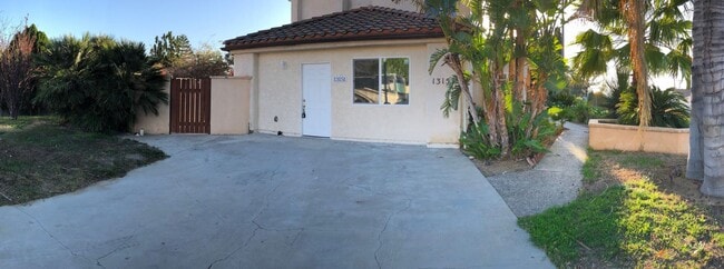 Building Photo - Newly Remodeled 2 Br 1 Ba Addition Perched... Rental