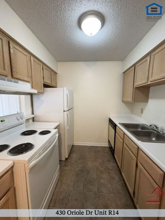 Photo - 430 Oriole Dr