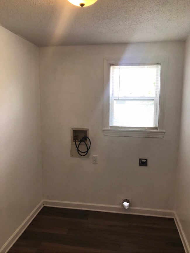 Photo - 1104 N George St
