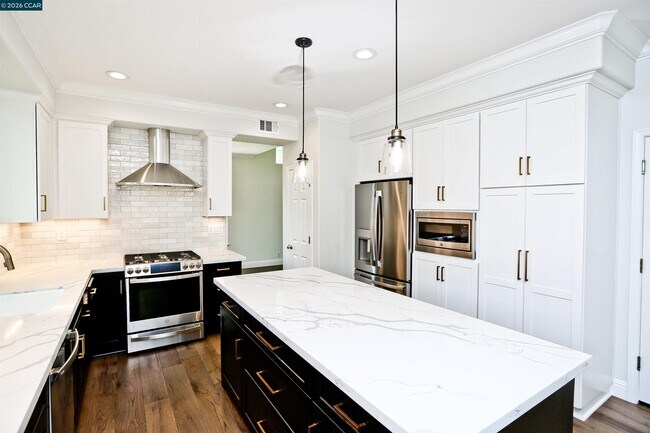 Photo - 1079 River Rock Lane
