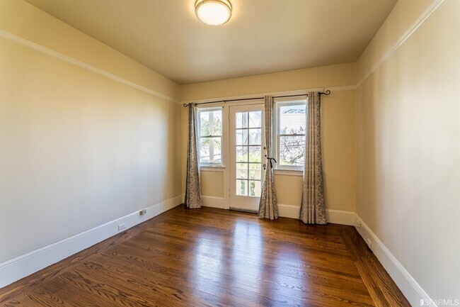 Photo - 36 Toledo Way