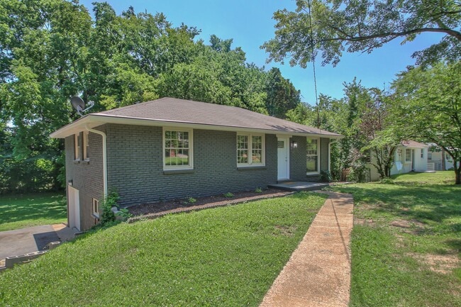 Building Photo - 910 Rexdale Dr