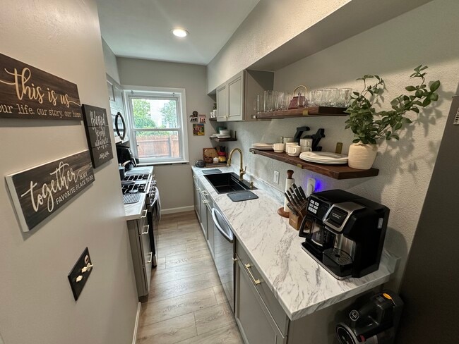Photo - 122 Lowden St
