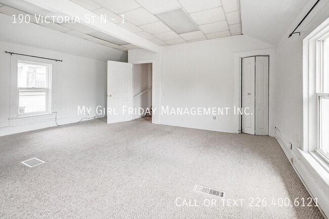 Photo - 190 Victoria St N Unité 1