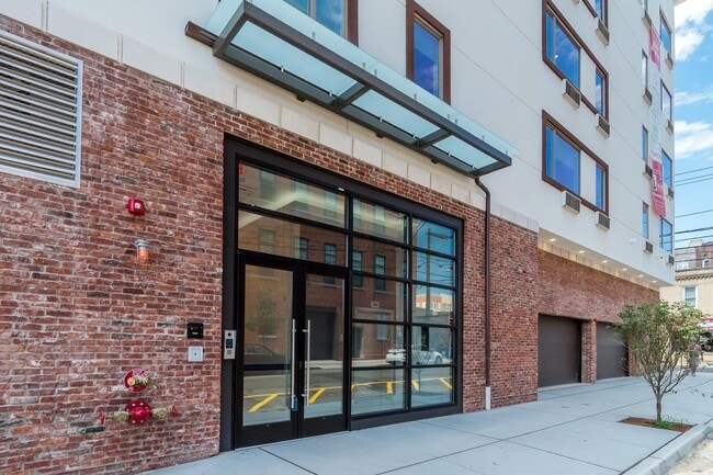 Photo - 6122 Hudson Ave Unidad 2A