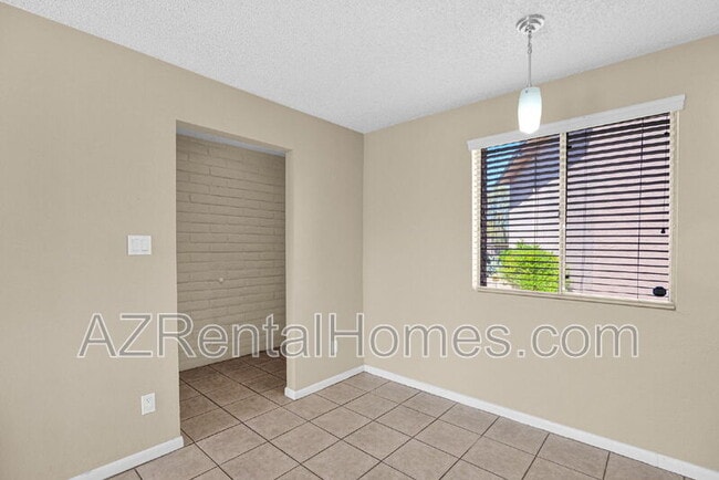 Photo - 4354 N 82nd St Unidad 131