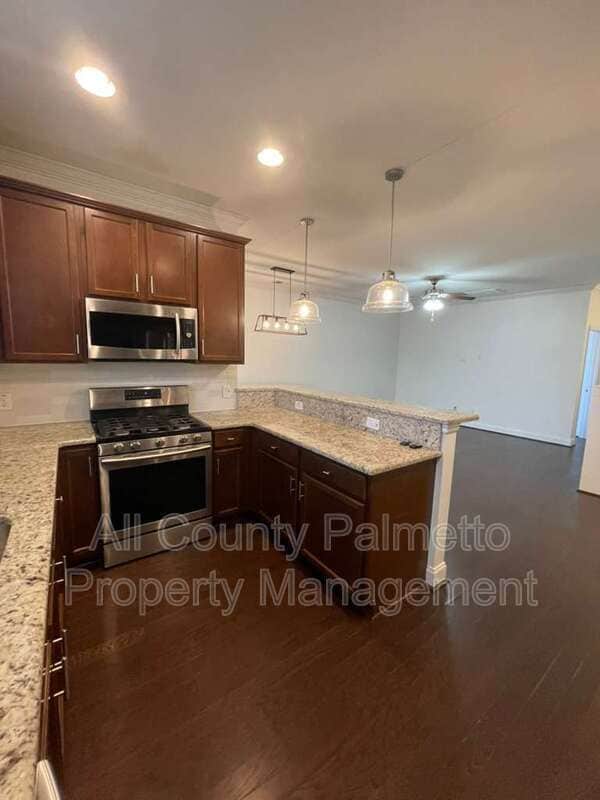 Photo - 4077 Hartland St