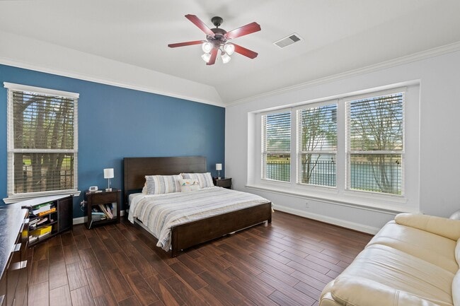 Building Photo - 31114 Lakeview Bend Ln