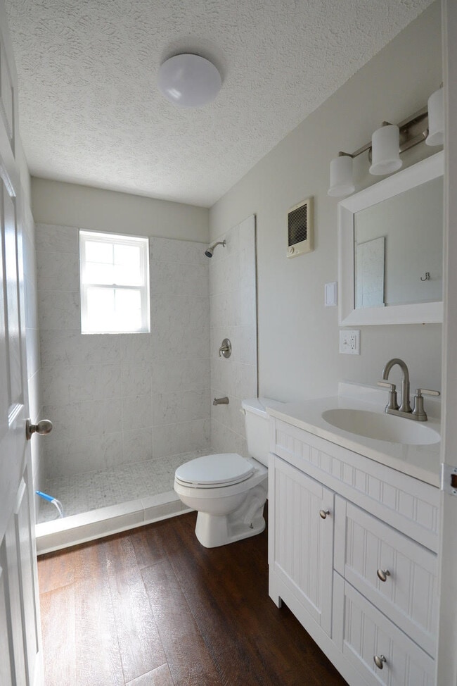 Photo - 374 Ann St Unit A