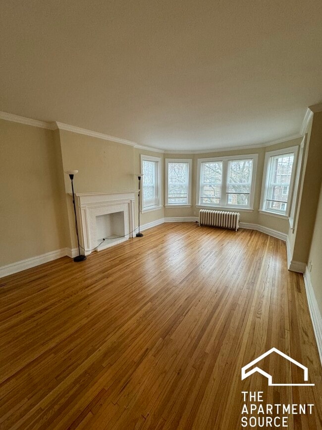 Building Photo - 2221 W Arthur Ave Unit 3