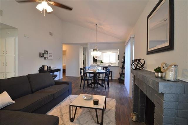 Photo - 518 Hunters Glen St