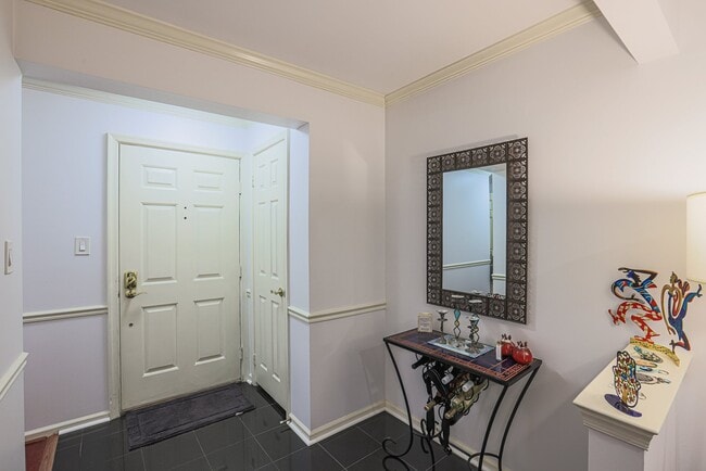 Photo - 5715 Brewer House Cir Unidad 201