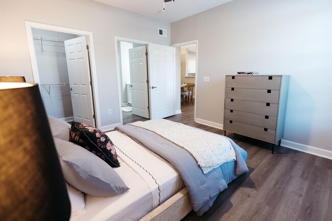 Photo - Reserve at Creekside