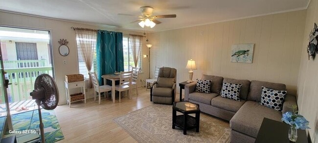 Photo - 485 Waianuenue Ave Unit Apt. 215