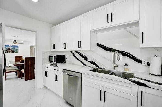 Photo - 1633 SE 5th Ct