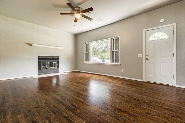 Photo - 1403 N 1st St