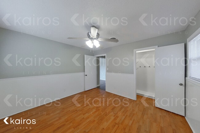 2813 James Louis Dr