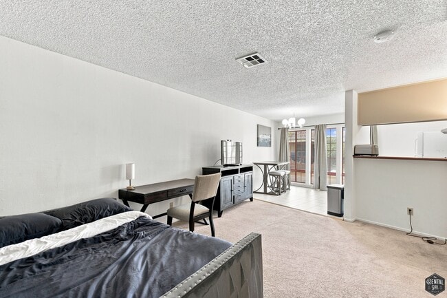 Building Photo - 3600 Bagley Ave Unit 107