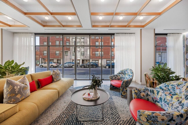 60 Kilmarnock St Unit SI FL3-ID1039261P