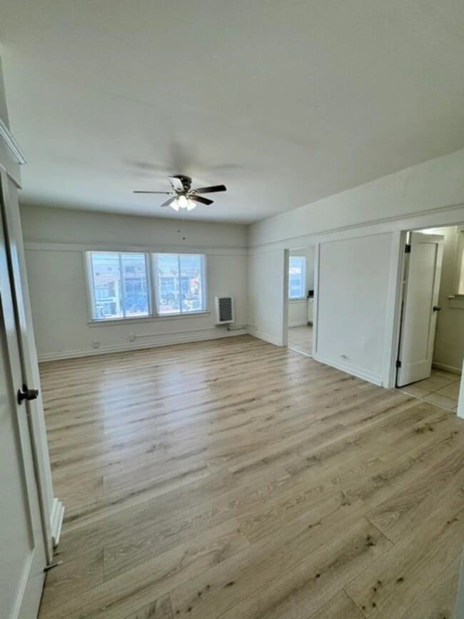 Photo - 984 S. Oxford Avenue,