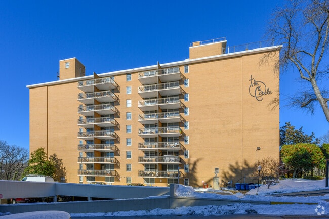 2030 N Adams St - Circle Condominiums