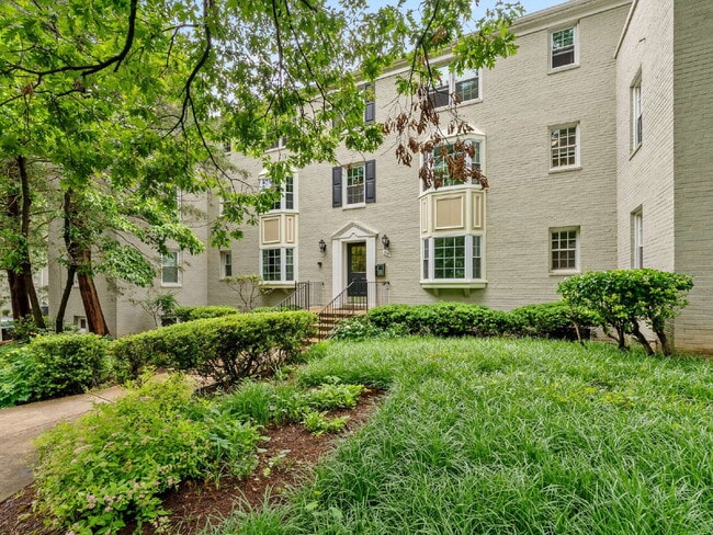 Photo - Sought-After fully remodeled Park Glen Condo Living in Arlington! Unit 104