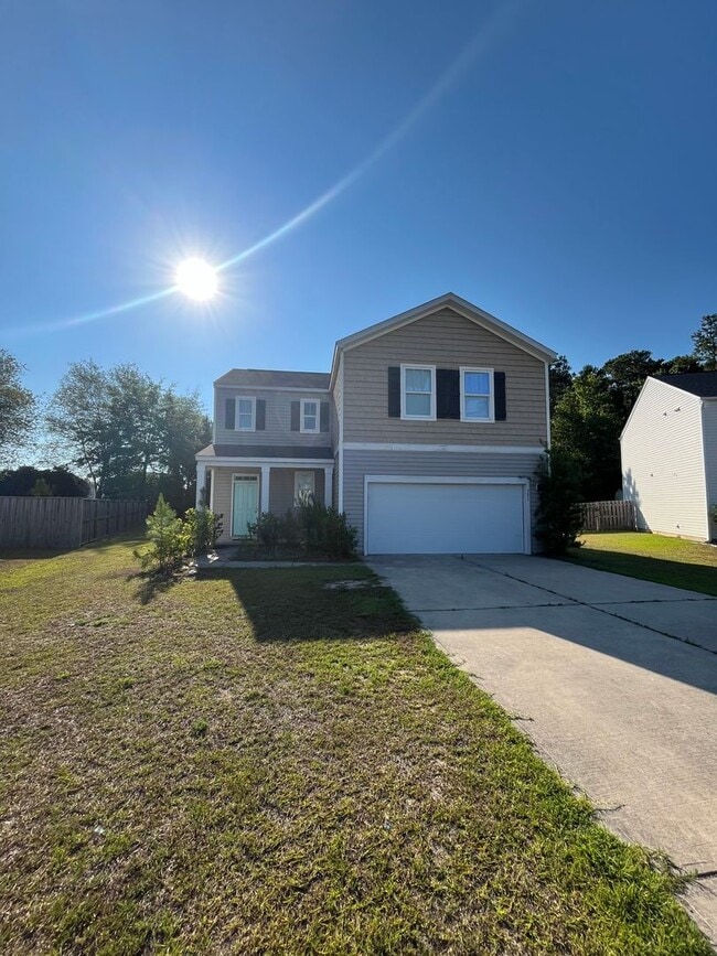 Building Photo - Beautiful 4-Bedroom Home in Leland!