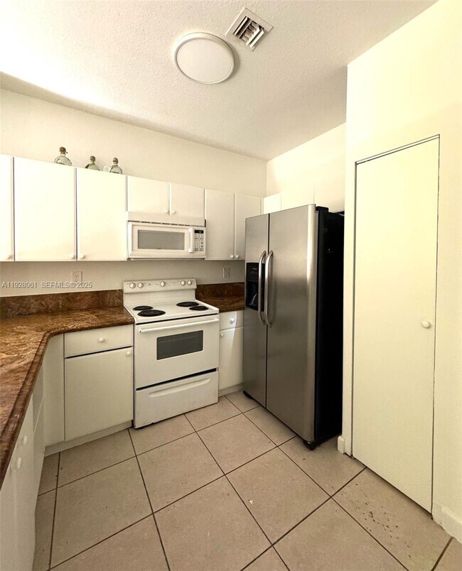 Photo - 1652 SE 28th St Unit 105