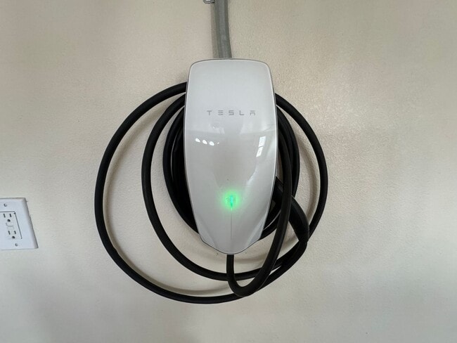 Photo - 4BR/2BA/2CG, TESLA CHARGER 1765 sq.ft. ren...