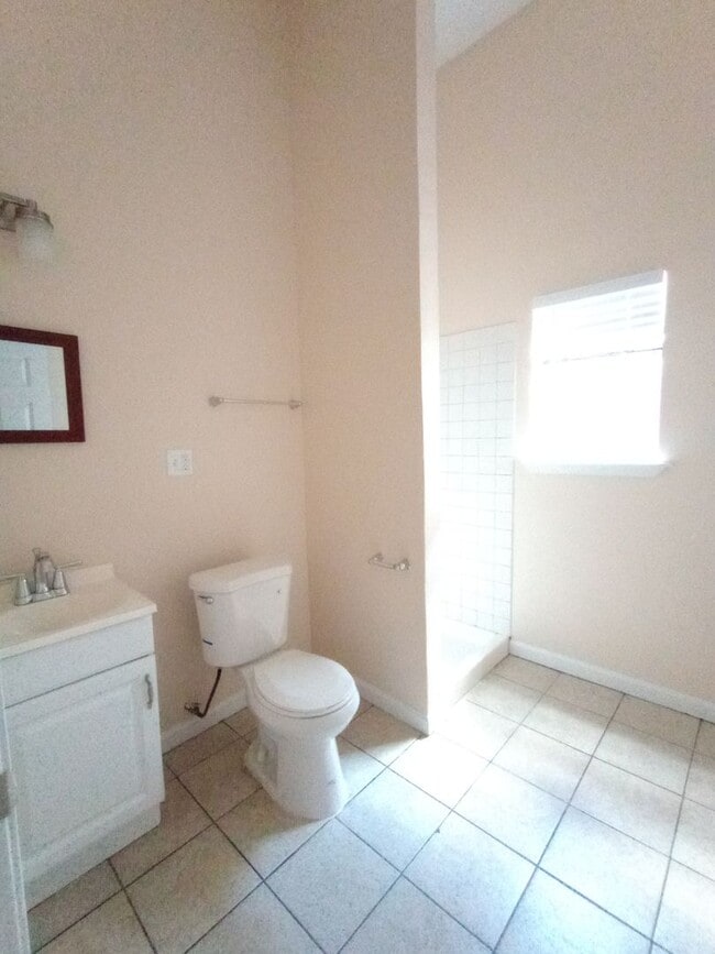 Building Photo - 326-28 S. Dorgenois Unit 326