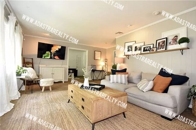 Photo - 2227 W 78th St