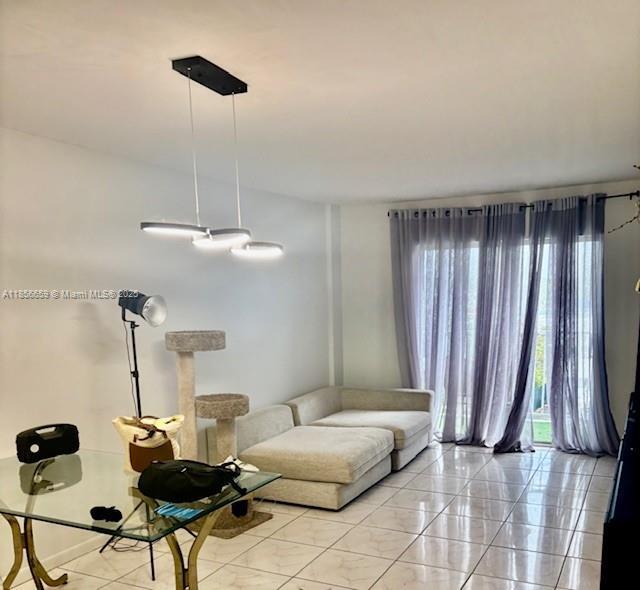 Building Photo - 16465 NE 22nd Ave Unit 406 Rental