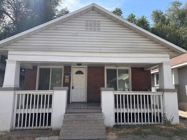 Building Photo - 3 Bedroom Home Across From Trolley Square