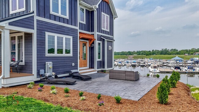 Photo - 208 Leeward Way