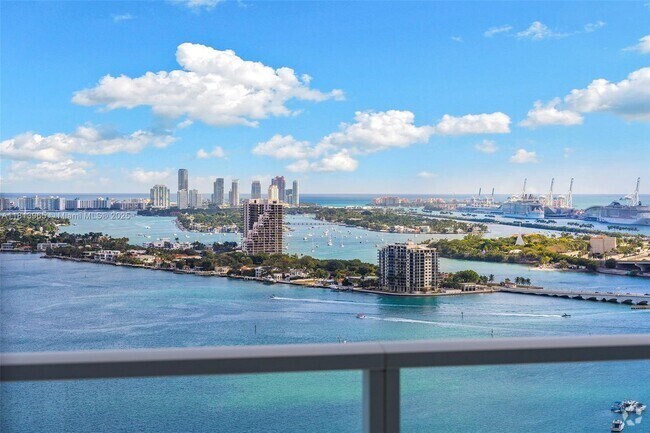 Building Photo - 2020 N Bayshore Dr Unit 3507 Rental