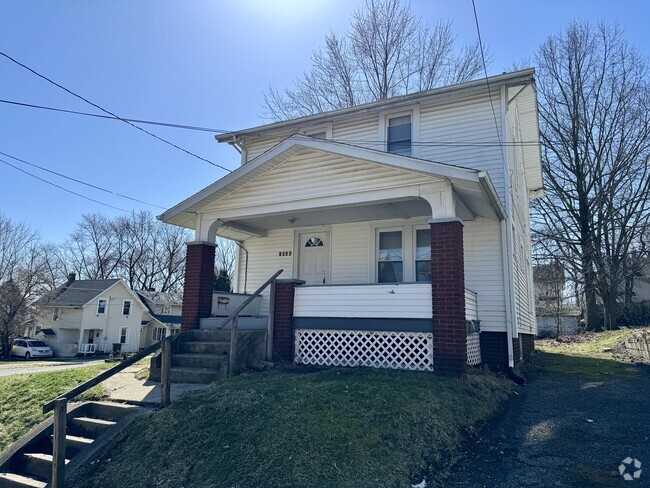 Building Photo - 1536 16th St NE Rental