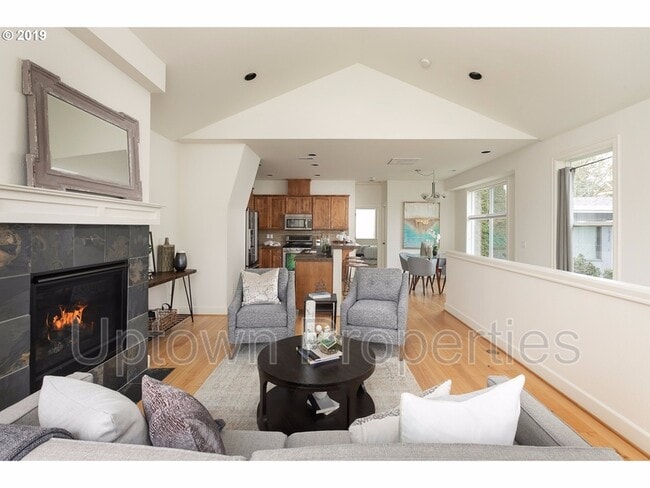 Photo - 1916 SW Idaho St