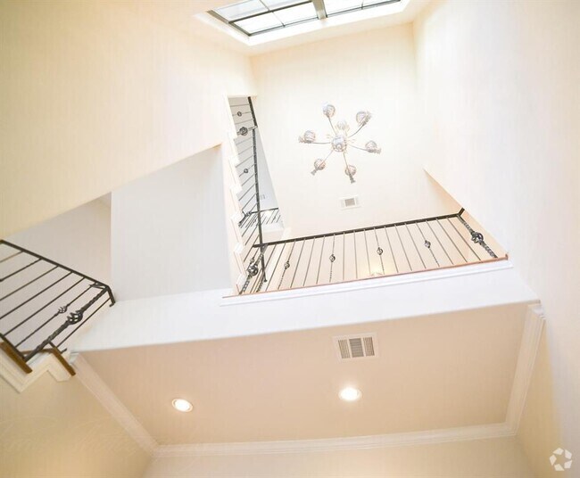 Building Photo - 7539 Highmeadow Dr Rental